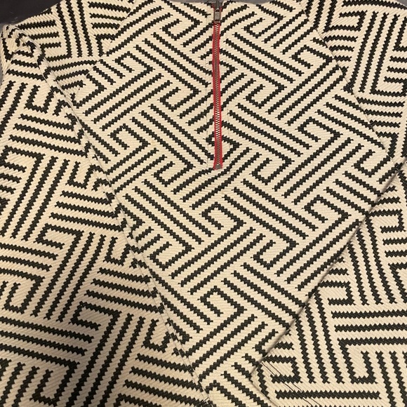 Lovely W5 black and white graphic top size M - Picture 6 of 6